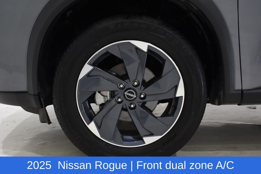 2025 Nissan Rogue SV - Photo 6