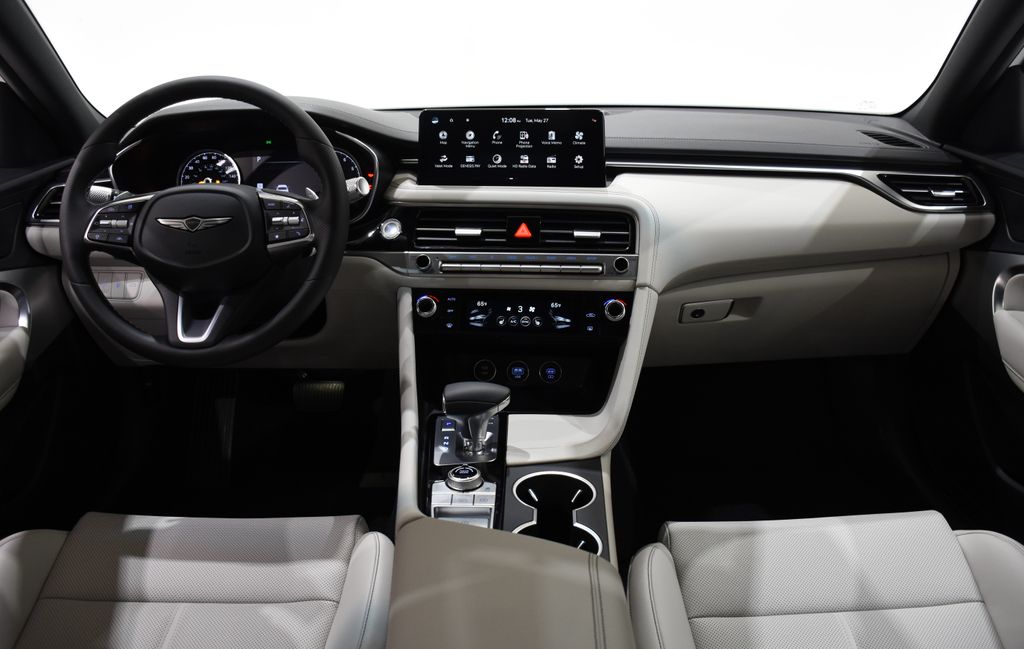 2025 GENESIS G70 Standard - Photo 8