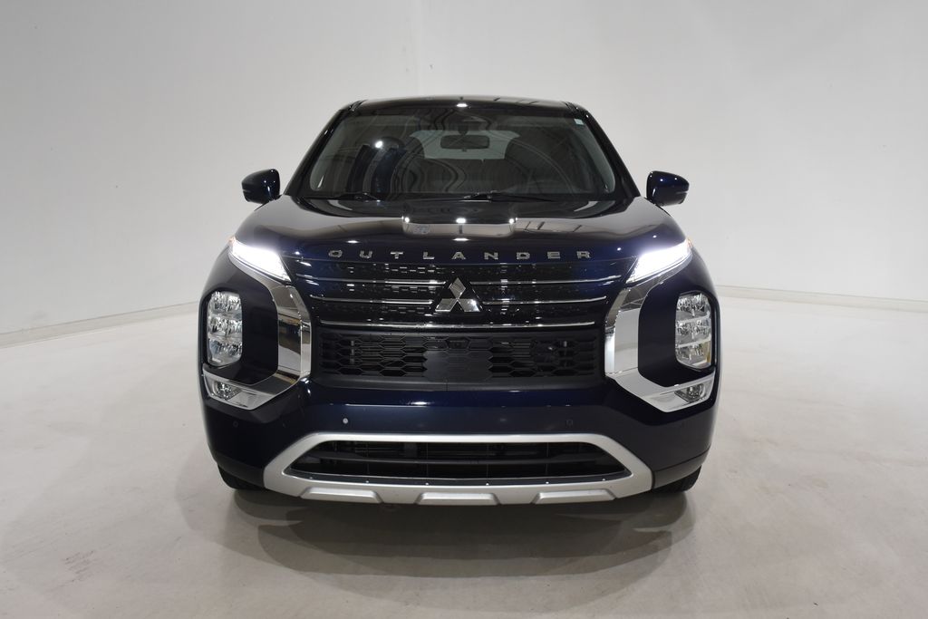 2023 Mitsubishi Outlander SE photo 2