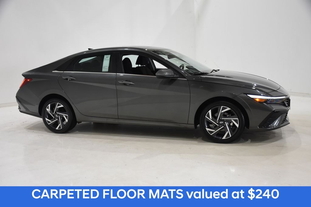 Used 2025 Hyundai Elantra SEL Convenience Sedan