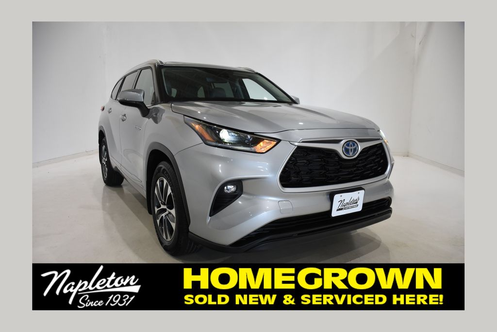 2021 Toyota Highlander XLE's photo