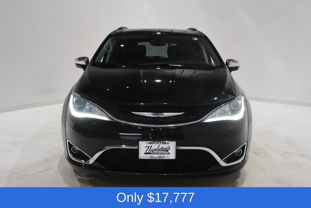 Used 2020 Chrysler Pacifica Limited with VIN 2C4RC1GG7LR100405 for sale in Urbana, IL