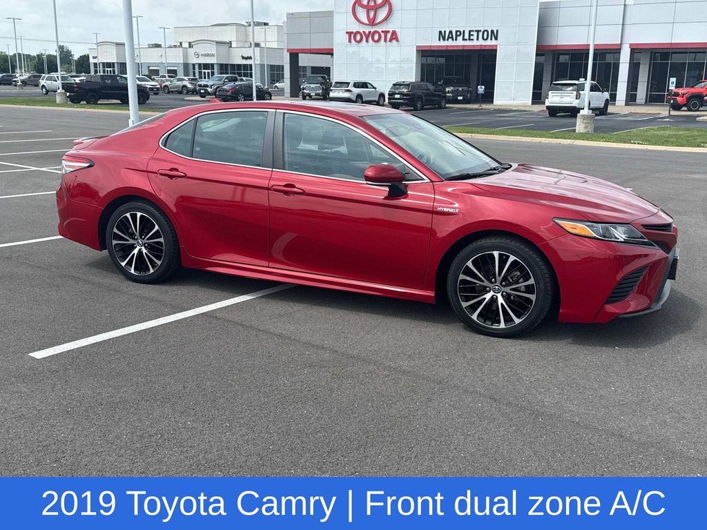 Used 2019 Toyota Camry SE with VIN 4T1B21HK3KU013881 for sale in Urbana, IL