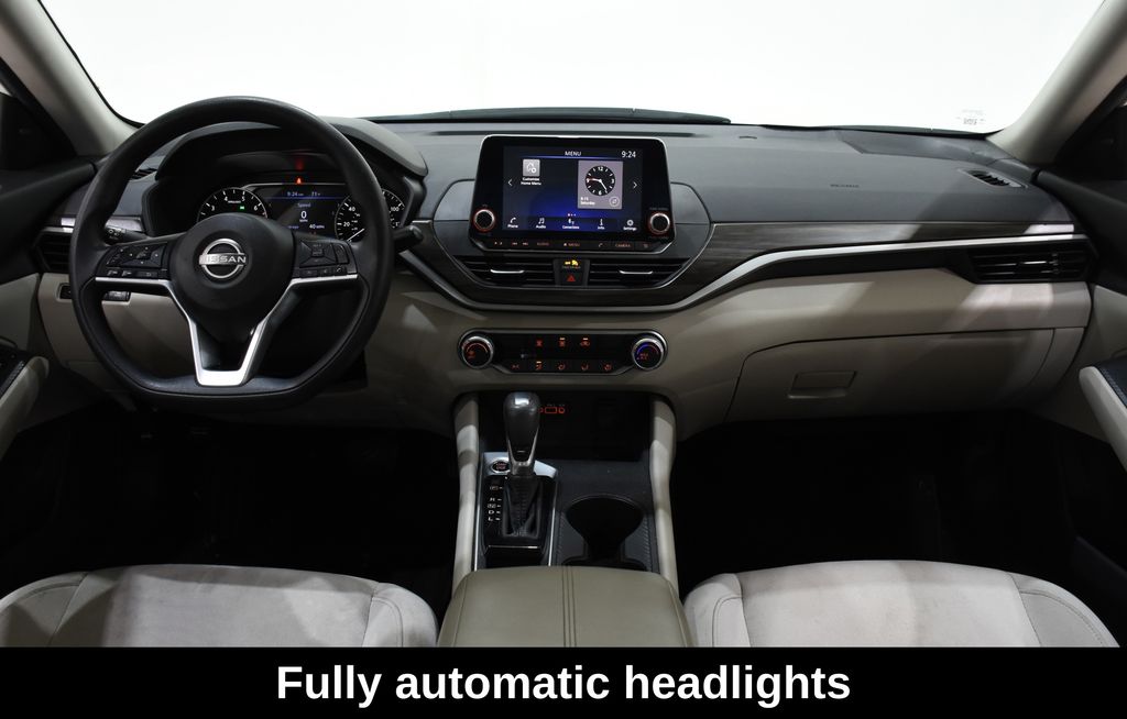2025 Nissan Altima SV - Photo 9