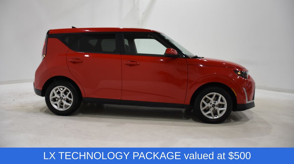 2023 Kia Soul LX Technology photo 3