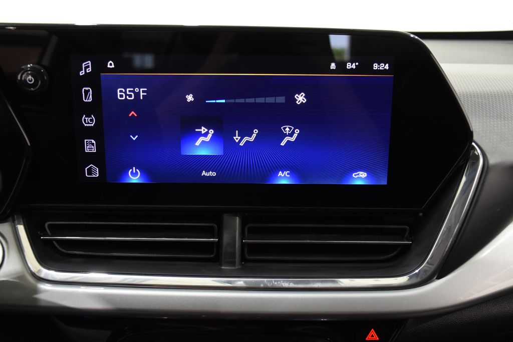 2025 Chevrolet Trax LT - Photo 17
