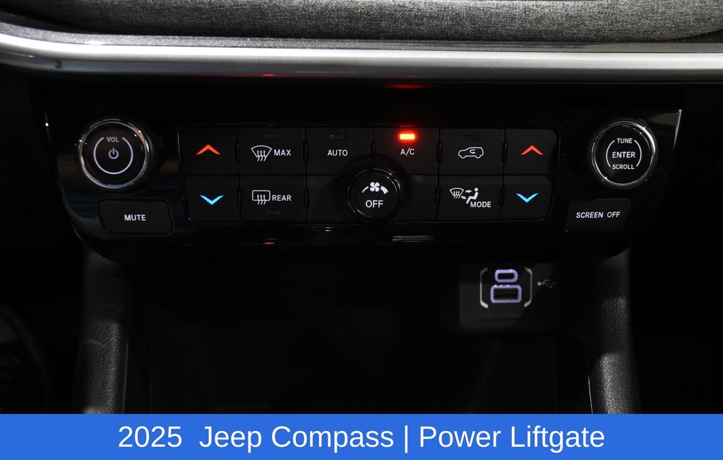 2025 Jeep Compass Latitude - Photo 18