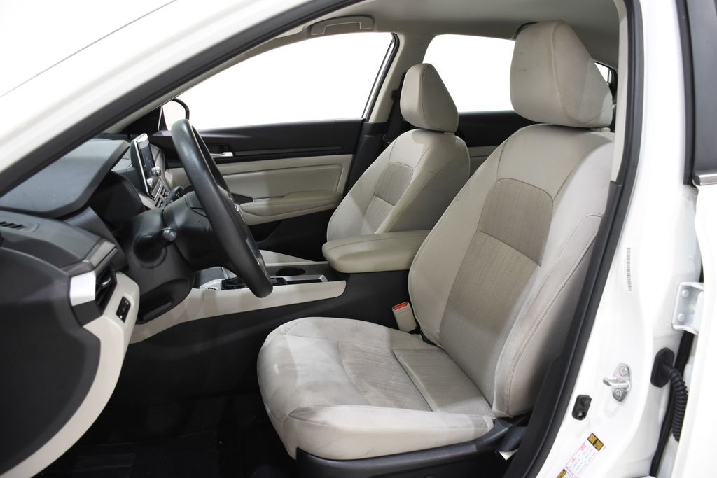2025 Nissan Altima SV - Photo 22