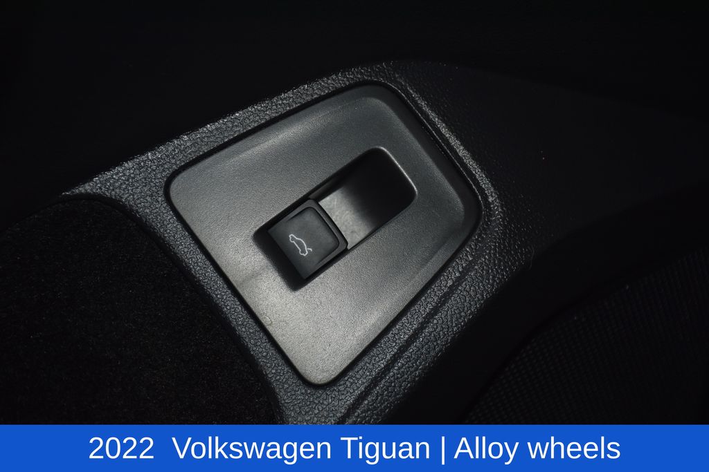 2022 Volkswagen Tiguan SE - Photo 24