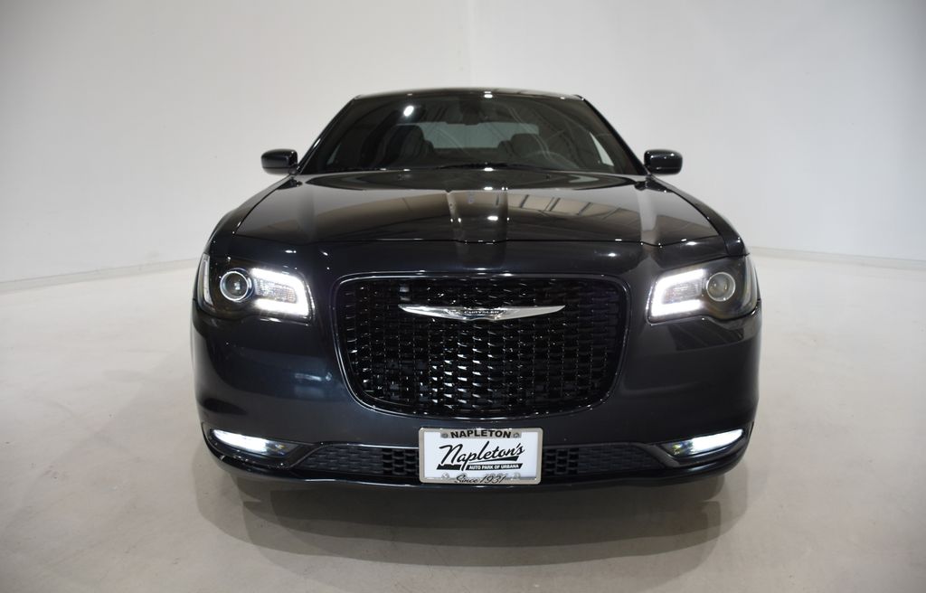 Used 2017 Chrysler 300 S with VIN 2C3CCAGG6HH637676 for sale in Urbana, IL