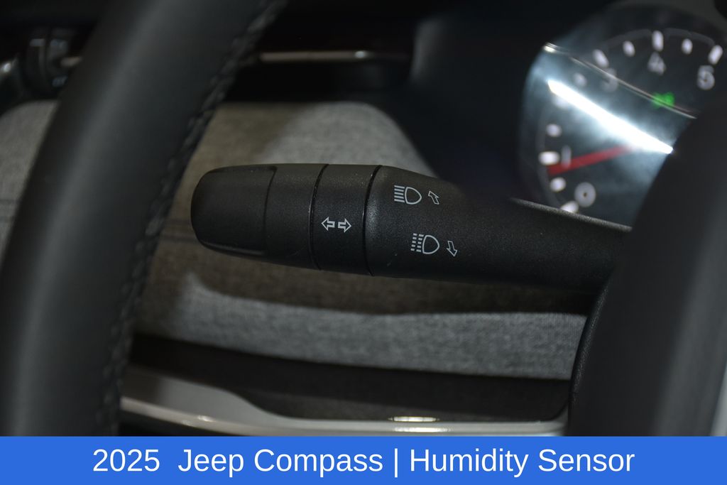 2025 Jeep Compass Latitude - Photo 9