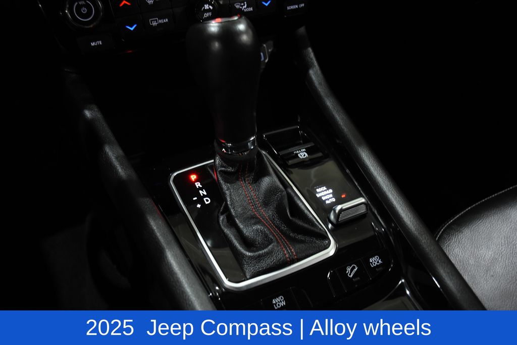 2025 Jeep Compass Trailhawk - Photo 24