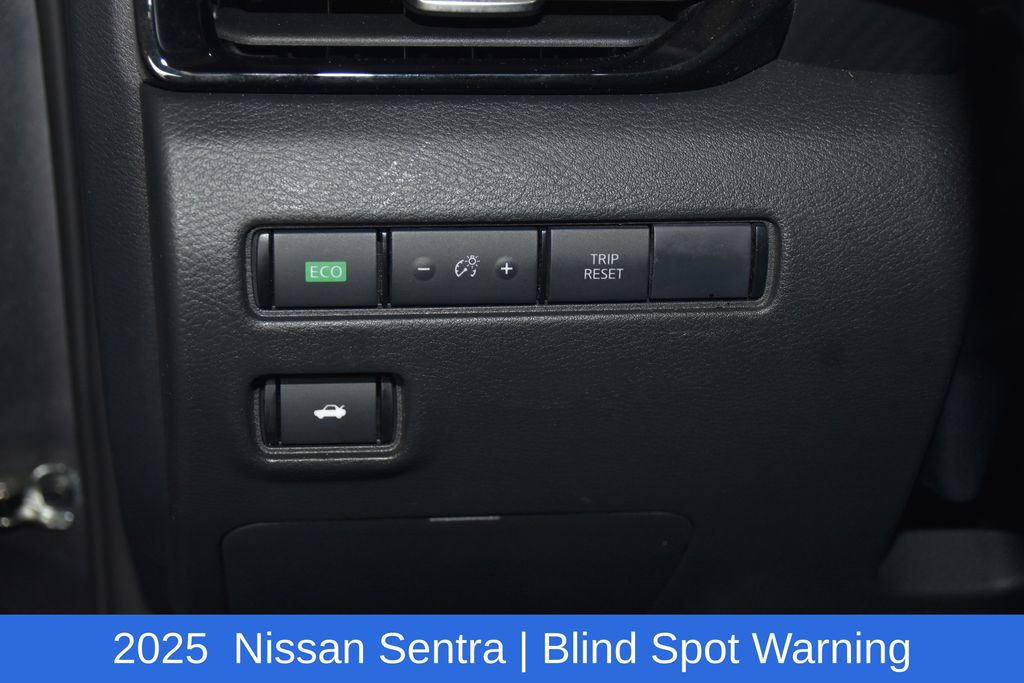 2025 Nissan Sentra SV - Photo 9