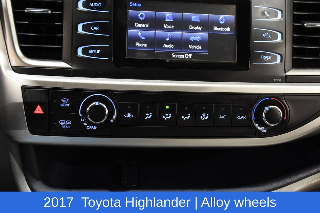 2017 Toyota Highlander LE - Photo 20