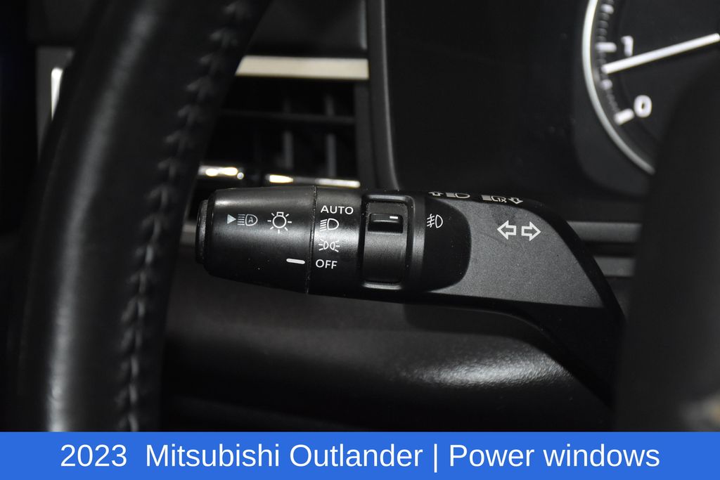 2023 Mitsubishi Outlander SE - Photo 9
