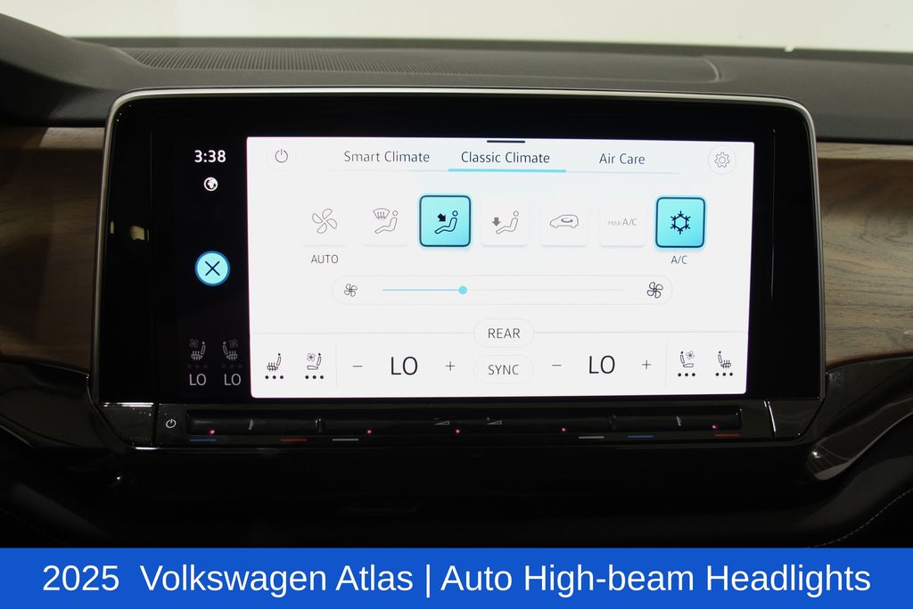 2025 Volkswagen Atlas SE w/Tech - Photo 20