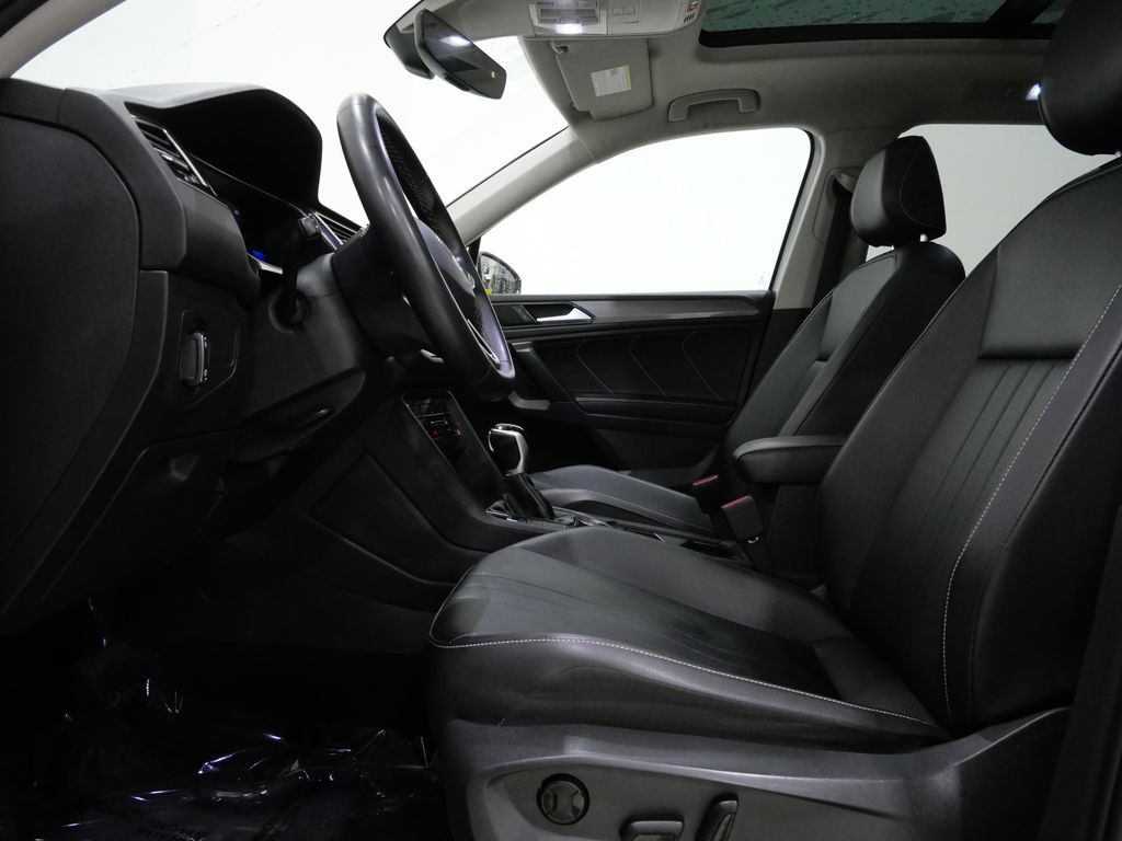 2022 Volkswagen Tiguan SE - Photo 13
