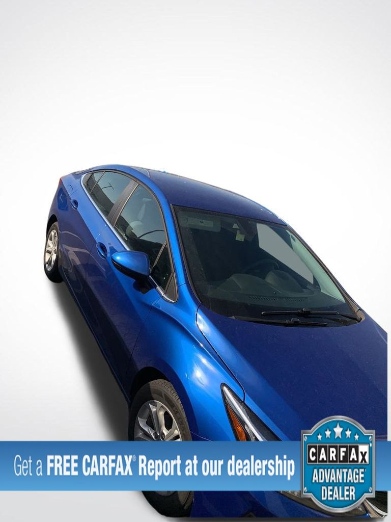 Used 2019 Chevrolet Cruze LT with VIN 1G1BE5SMXK7138848 for sale in Urbana, IL