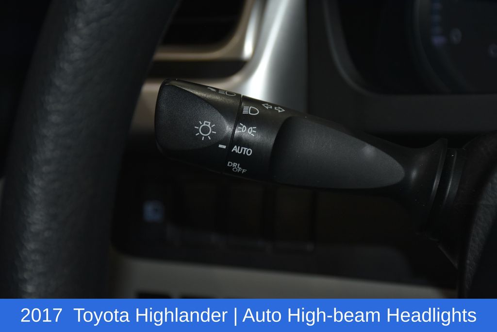 2017 Toyota Highlander LE - Photo 10