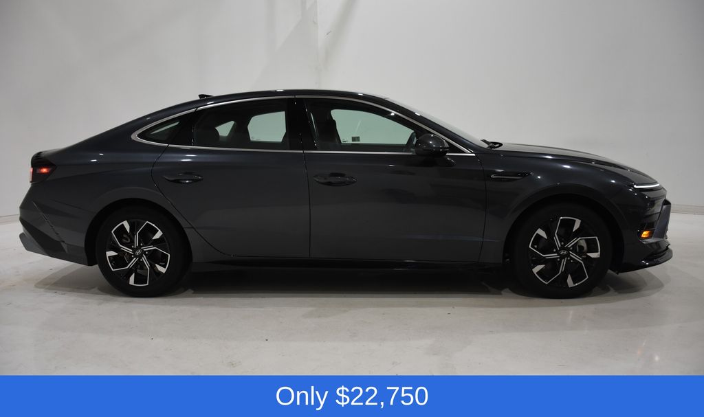 2024 Hyundai Sonata SEL photo 3