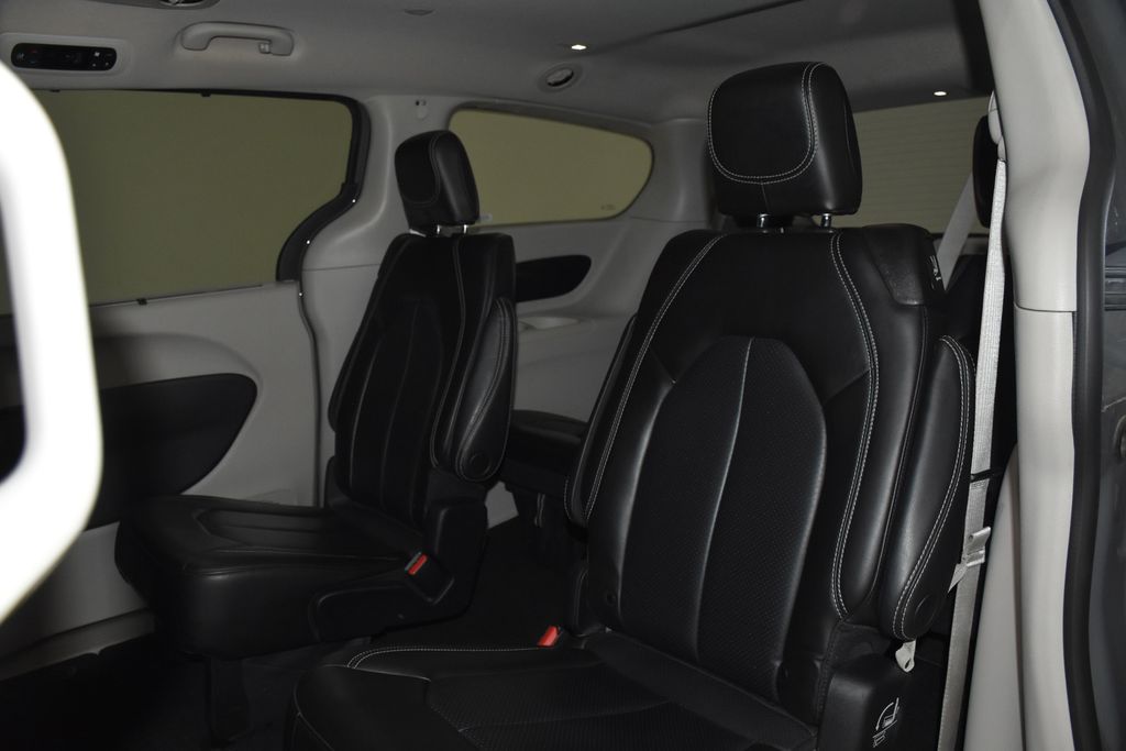 2023 Chrysler Pacifica Touring L - Photo 30