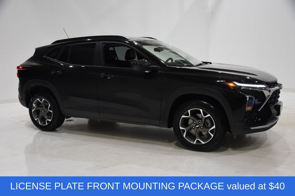 Used 2025 Chevrolet Trax LT SUV