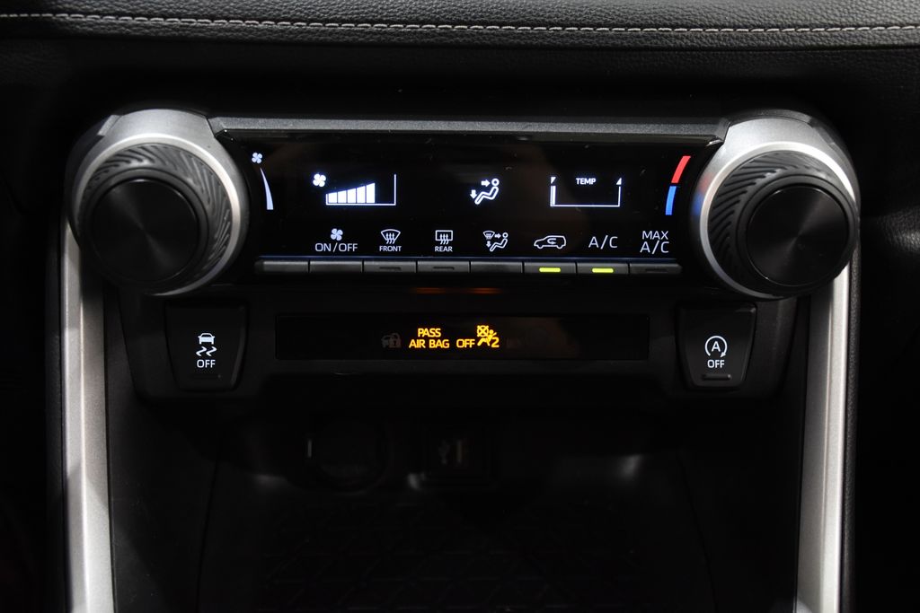2025 Toyota RAV4 LE - Photo 19