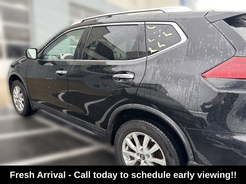 Used 2018 Nissan Rogue SV with VIN KNMAT2MV4JP620789 for sale in Urbana, IL