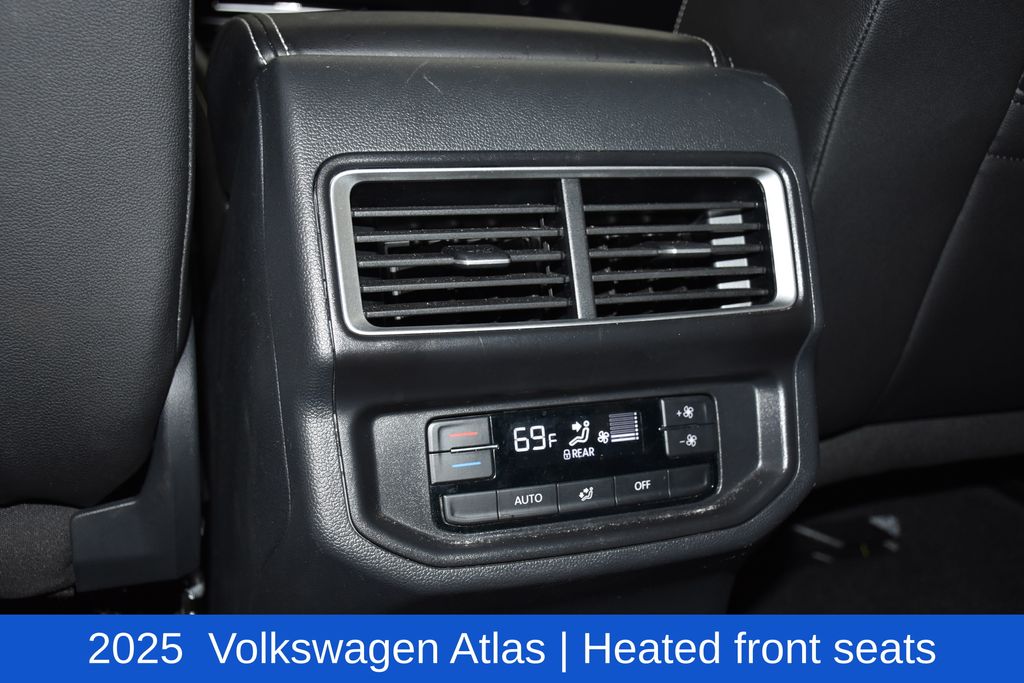 2025 Volkswagen Atlas SE w/Tech - Photo 28