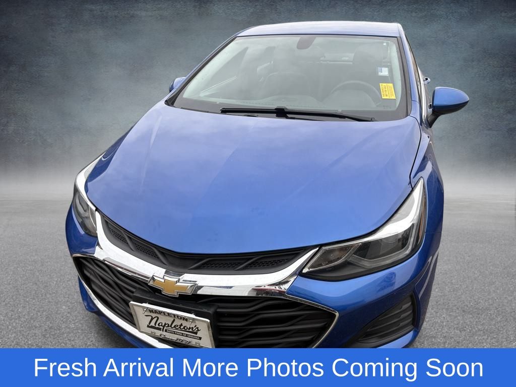 Used 2019 Chevrolet Cruze LT with VIN 1G1BE5SMXK7138848 for sale in Urbana, IL
