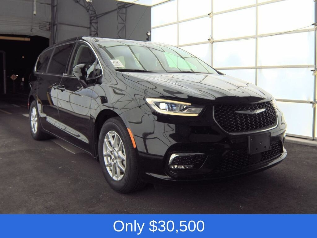 Used 2024 Chrysler Pacifica Touring L Van Passenger Van