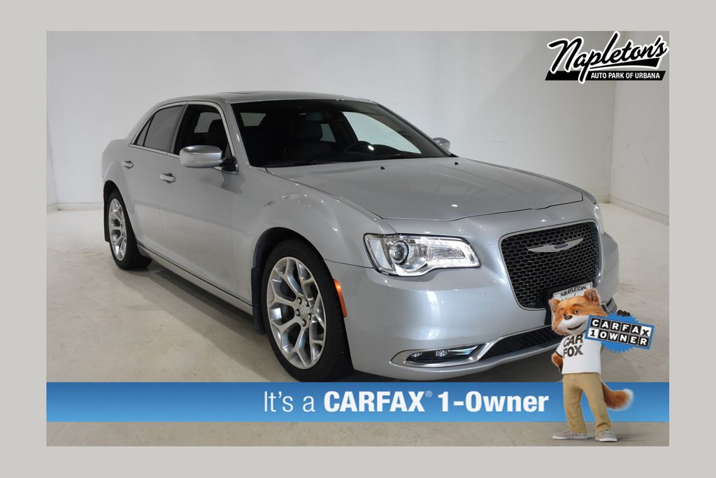 2019 Chrysler 300 C's photo