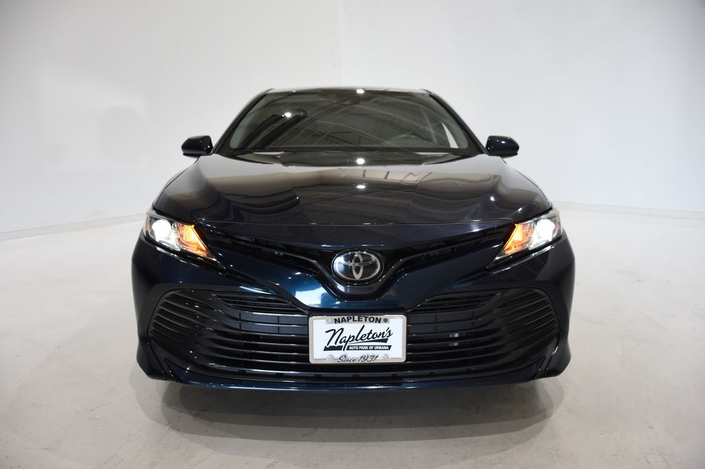 2019 Toyota Camry LE photo 2