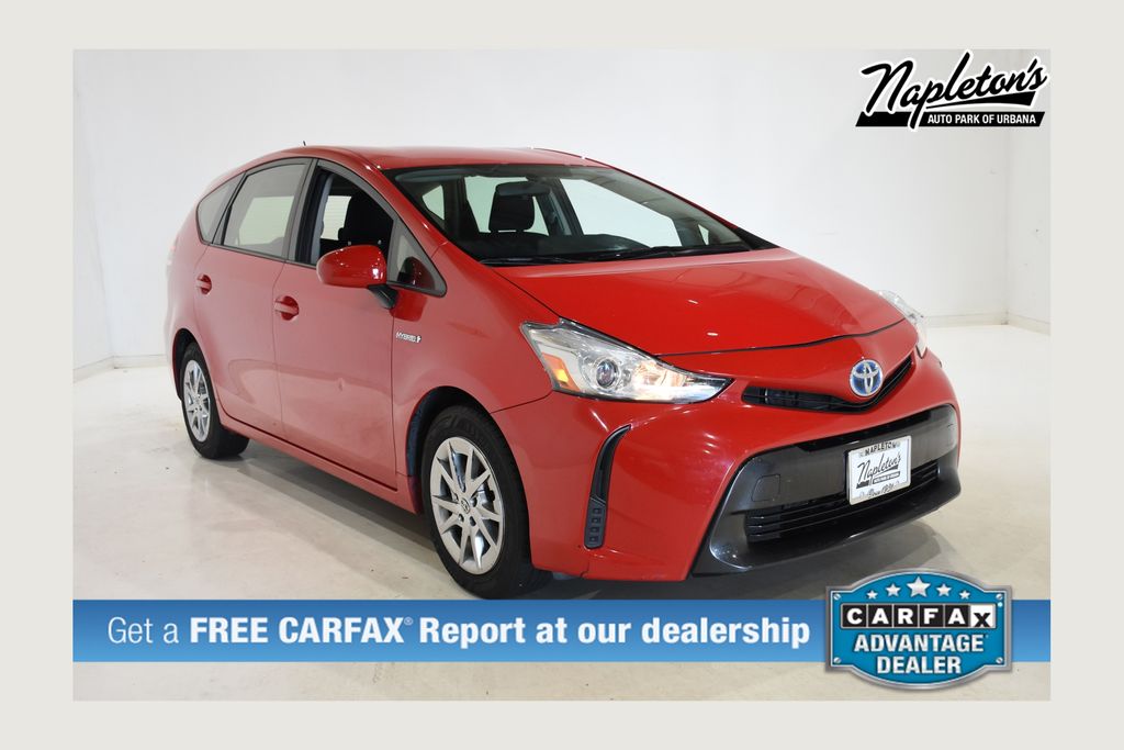 2015 Toyota Prius v Five's photo