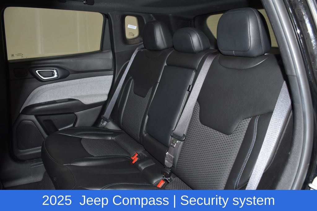 2025 Jeep Compass Latitude - Photo 25