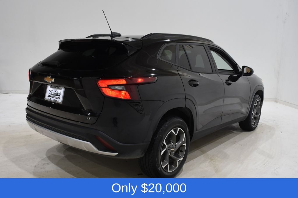 Used 2025 Chevrolet Trax LT SUV