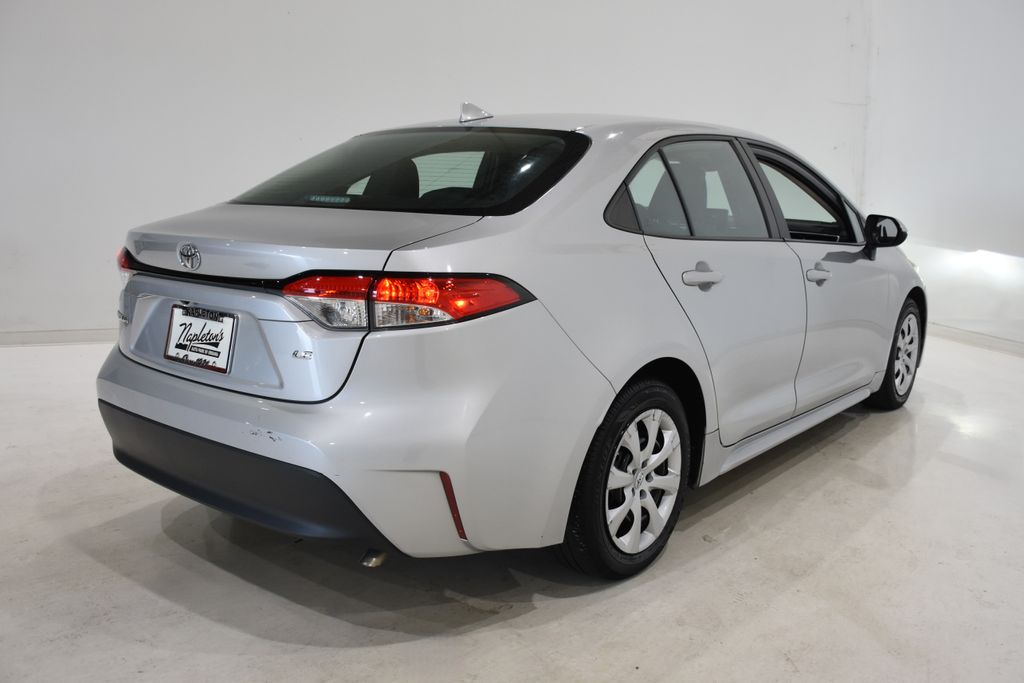 2023 Toyota Corolla LE photo 4