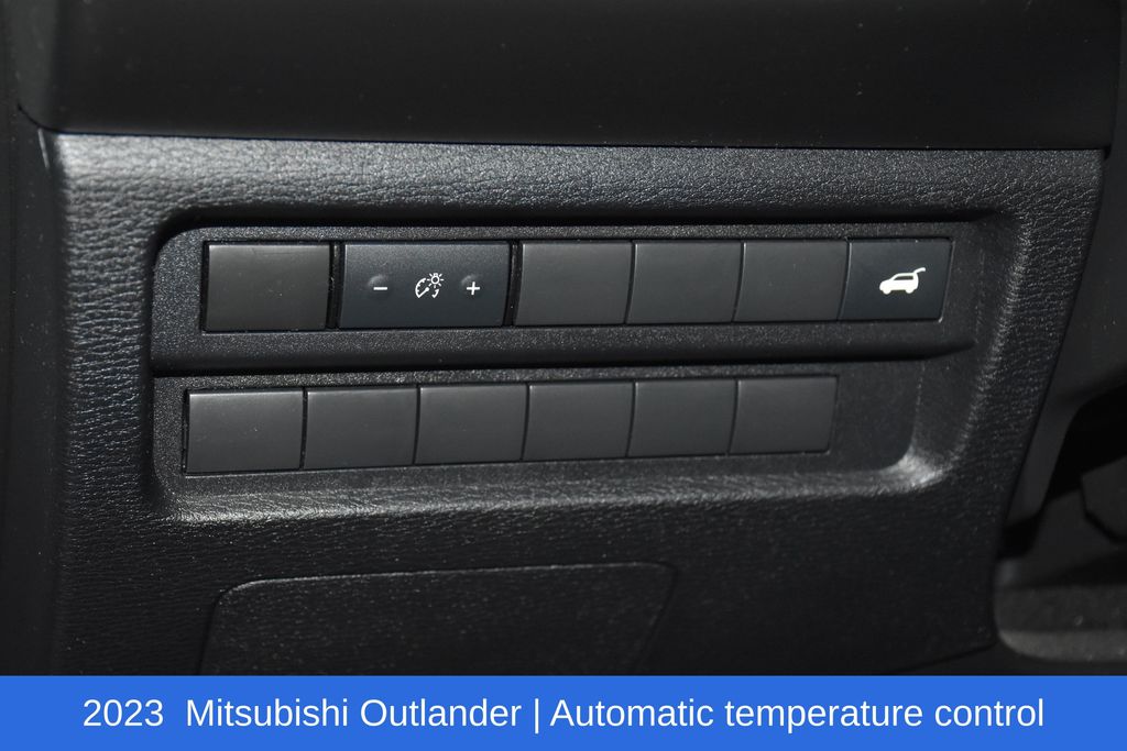 2023 Mitsubishi Outlander SE - Photo 8