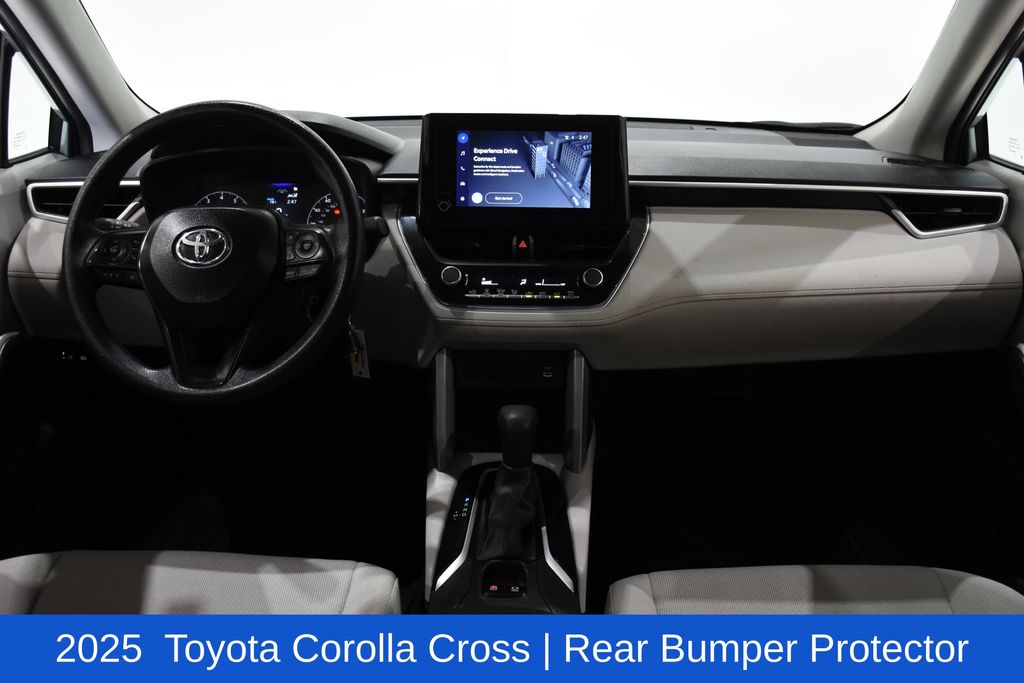 2025 Toyota Corolla Cross L - Photo 8