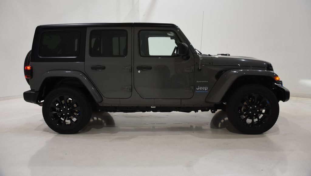 2023 Jeep Wrangler Sahara 4xe photo 3