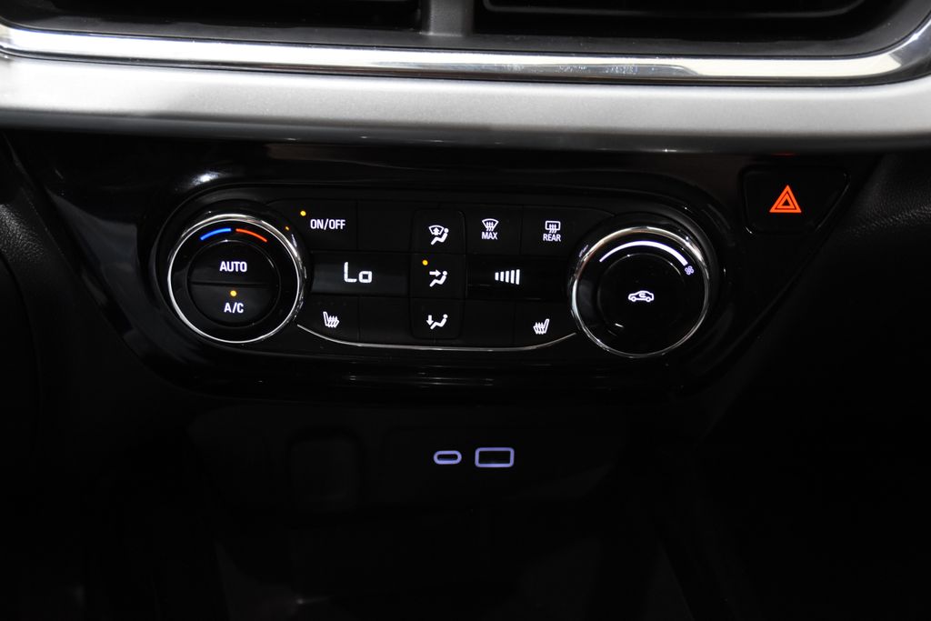 2025 Chevrolet Trax LT - Photo 18