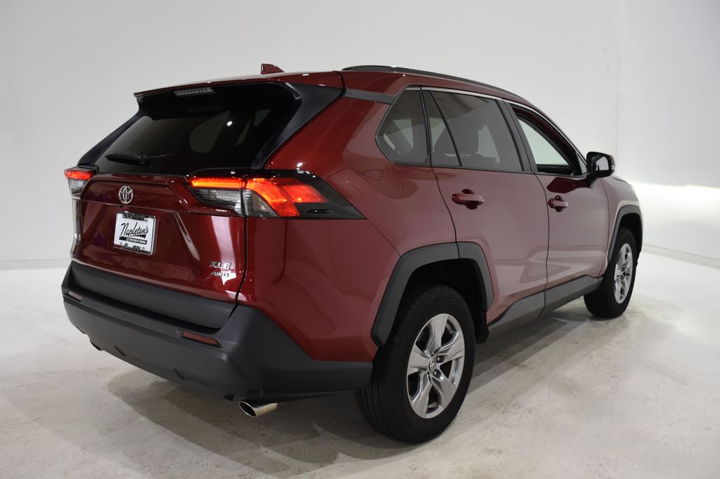 2024 Toyota RAV4 XLE photo 4