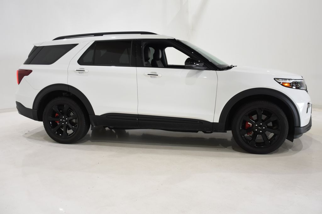 2023 Ford Explorer ST photo 3