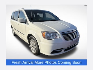 2013 Chrysler Town & Country Touring Van LWB Passenger Van