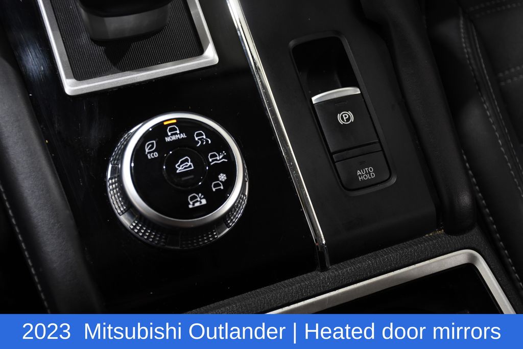 2023 Mitsubishi Outlander SE - Photo 24