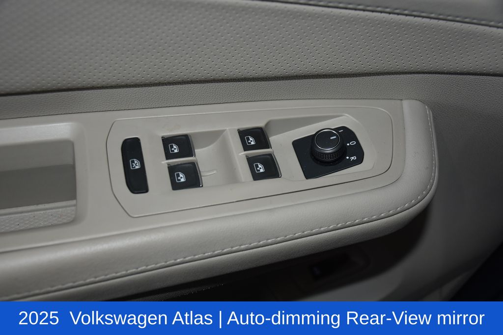 2025 Volkswagen Atlas SE w/Tech - Photo 23