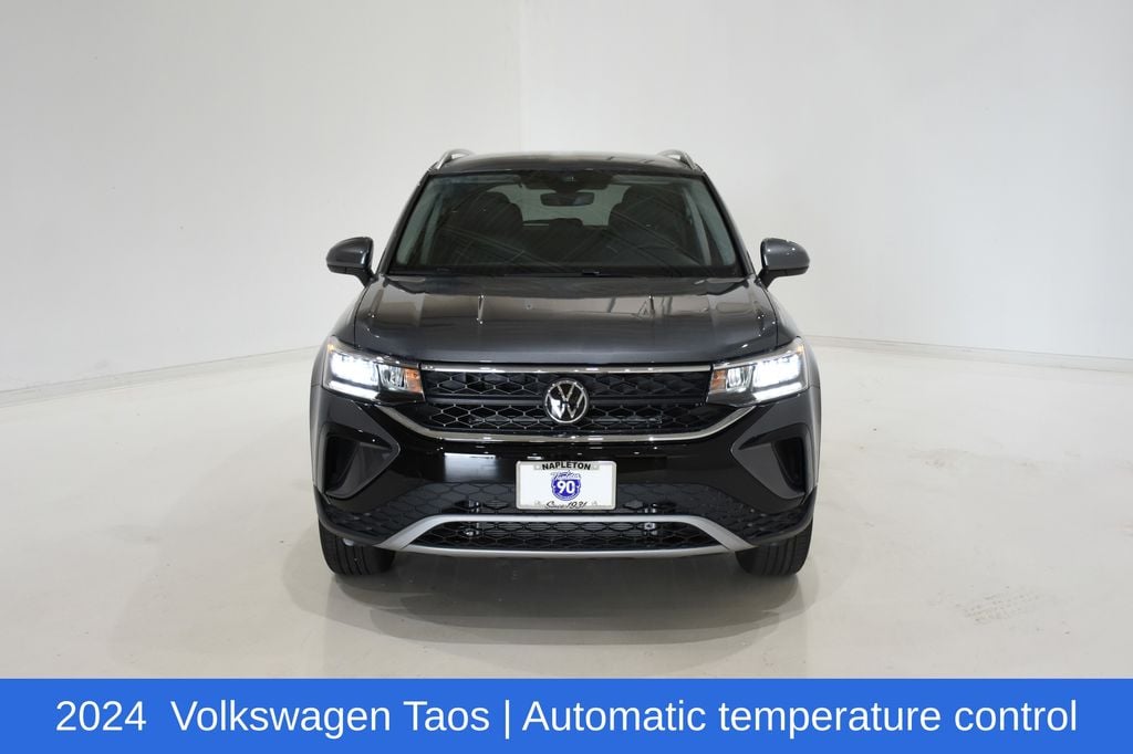Used 2024 Volkswagen Taos SE with VIN 3VVUX7B2XRM094372 for sale in Urbana, IL