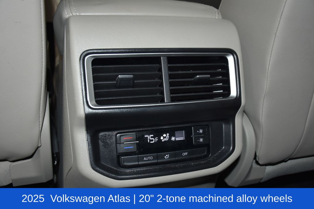 2025 Volkswagen Atlas SE w/Tech - Photo 27