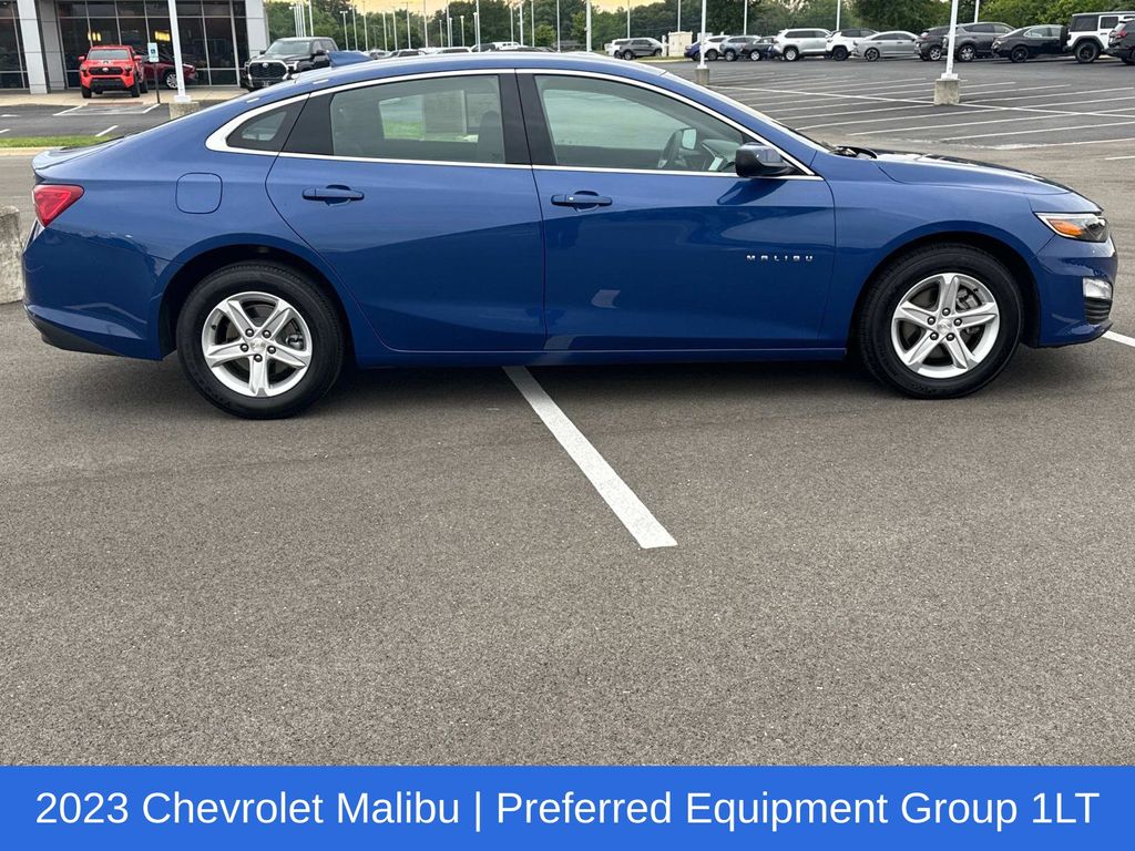 Used 2023 Chevrolet Malibu 1LT with VIN 1G1ZD5ST9PF243404 for sale in Urbana, IL