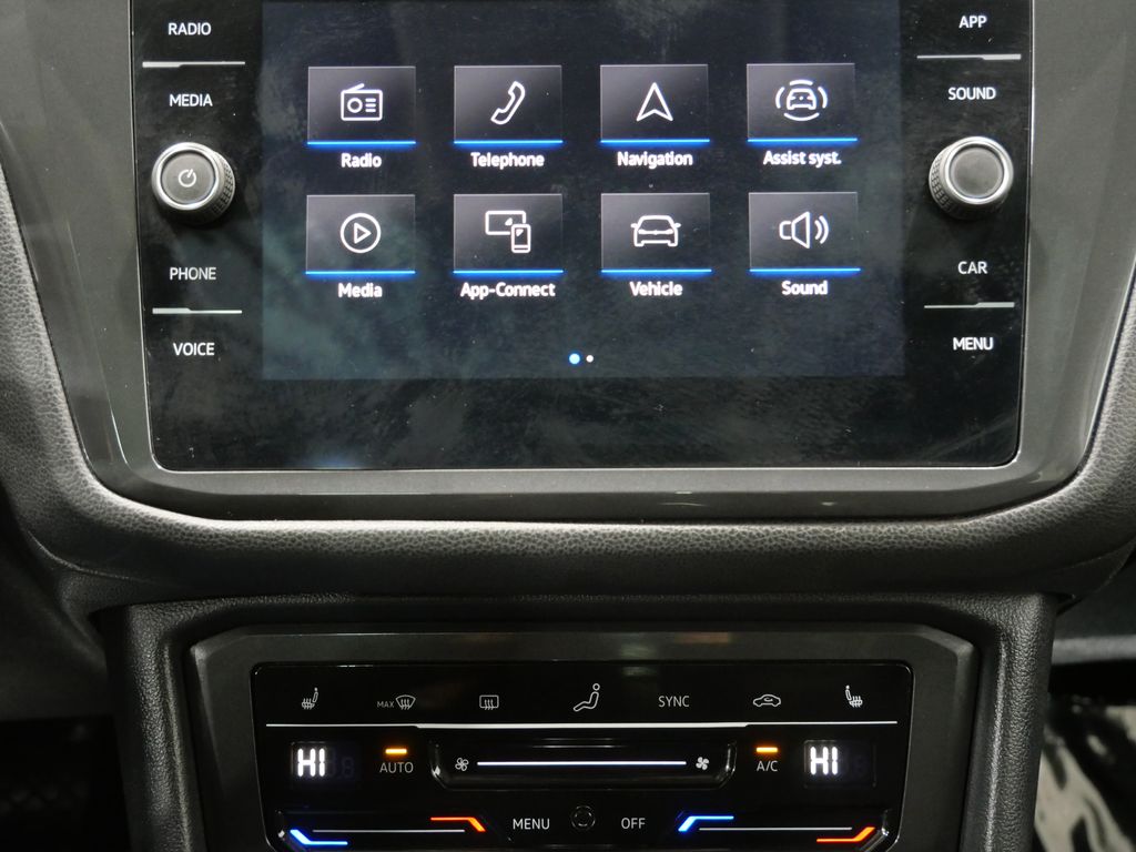 2022 Volkswagen Tiguan SE - Photo 22